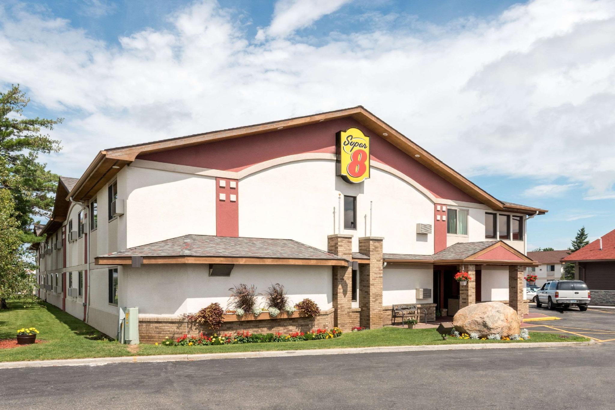 Super 8 By Wyndham Bemidji Mn Hotell Exteriör bild